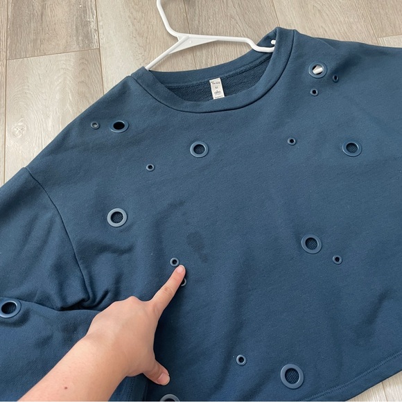 Alo Grommet Sweatshirt candace crop pullover womens Blue (medium) athleisure gym - Picture 5 of 6